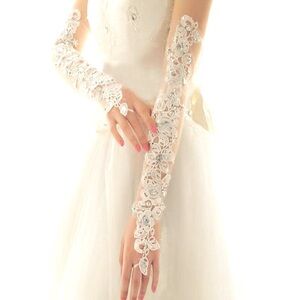 White Exquisite Lace Bridal Gloves